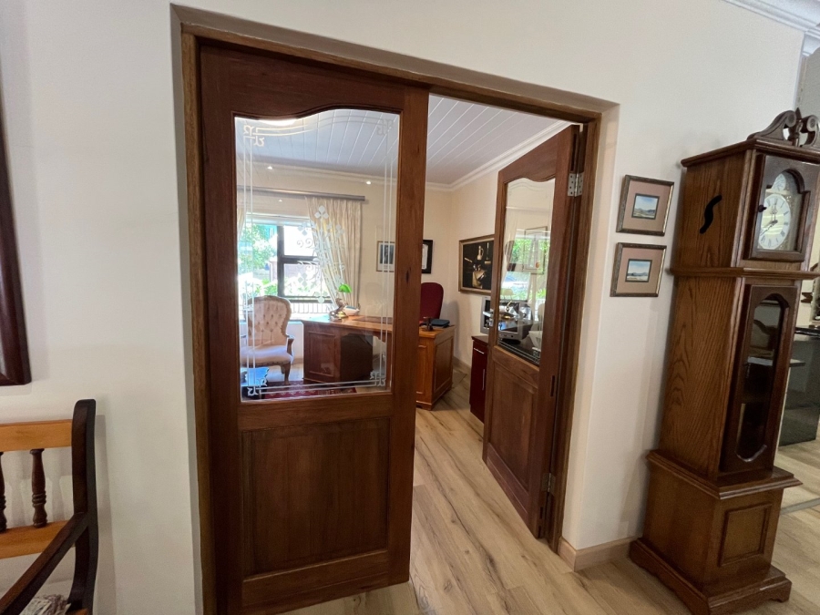 3 Bedroom Property for Sale in Outeniqua Strand Western Cape